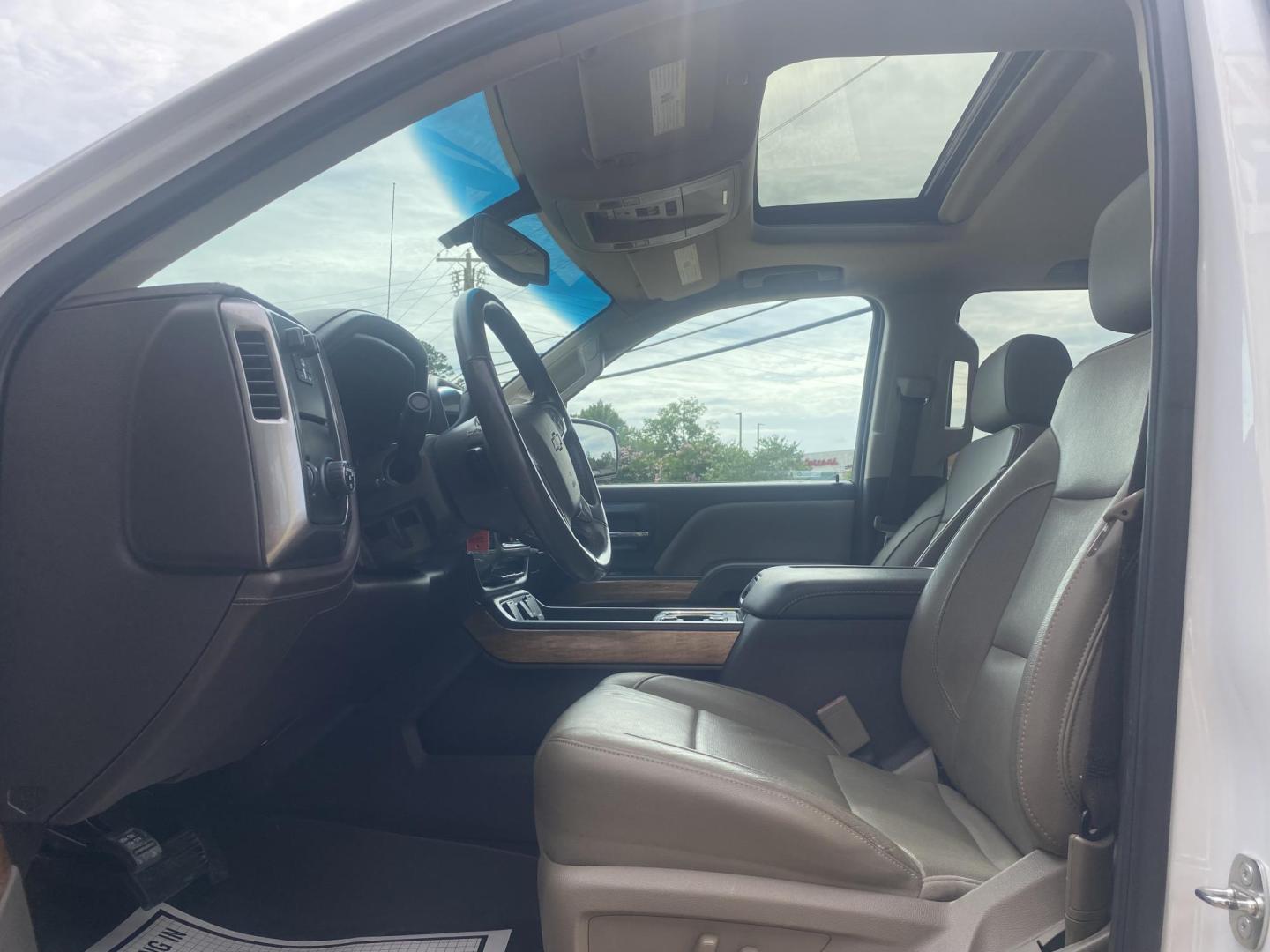2018 WHITE CHEVROLET SILVERADO LTZ (3GCPCSEC5JG) , located at 922 W. Beacon St., Philadelphia, MS, 39350, (601) 650-3675, 32.770447, -89.127151 - Photo#9