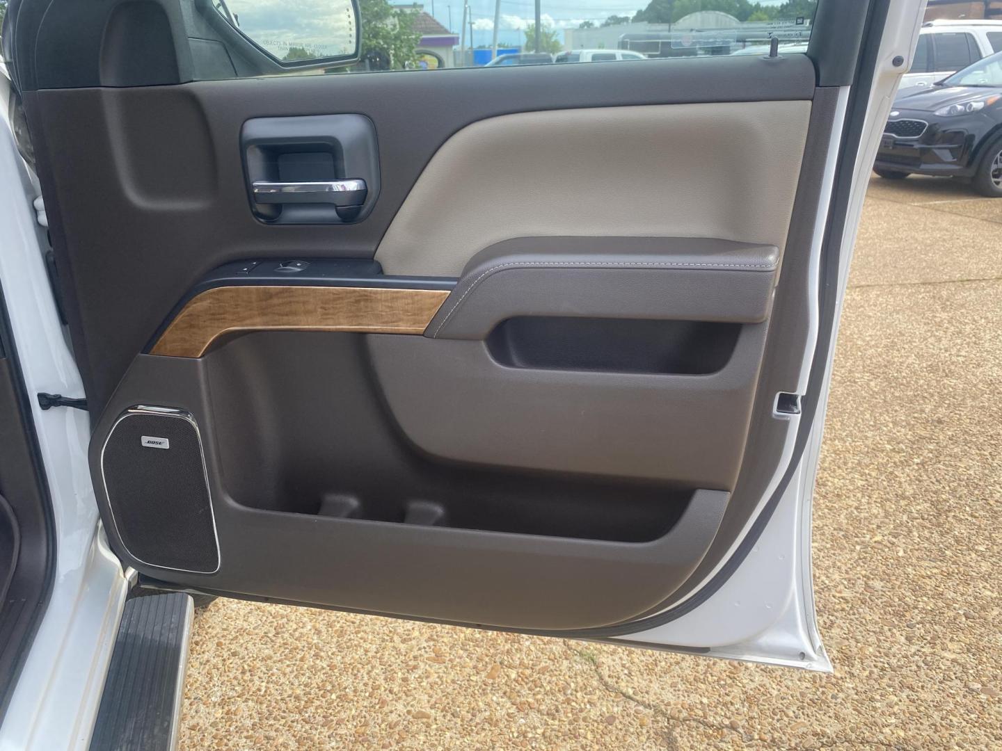 2018 WHITE CHEVROLET SILVERADO LTZ (3GCPCSEC5JG) , located at 922 W. Beacon St., Philadelphia, MS, 39350, (601) 650-3675, 32.770447, -89.127151 - Photo#11