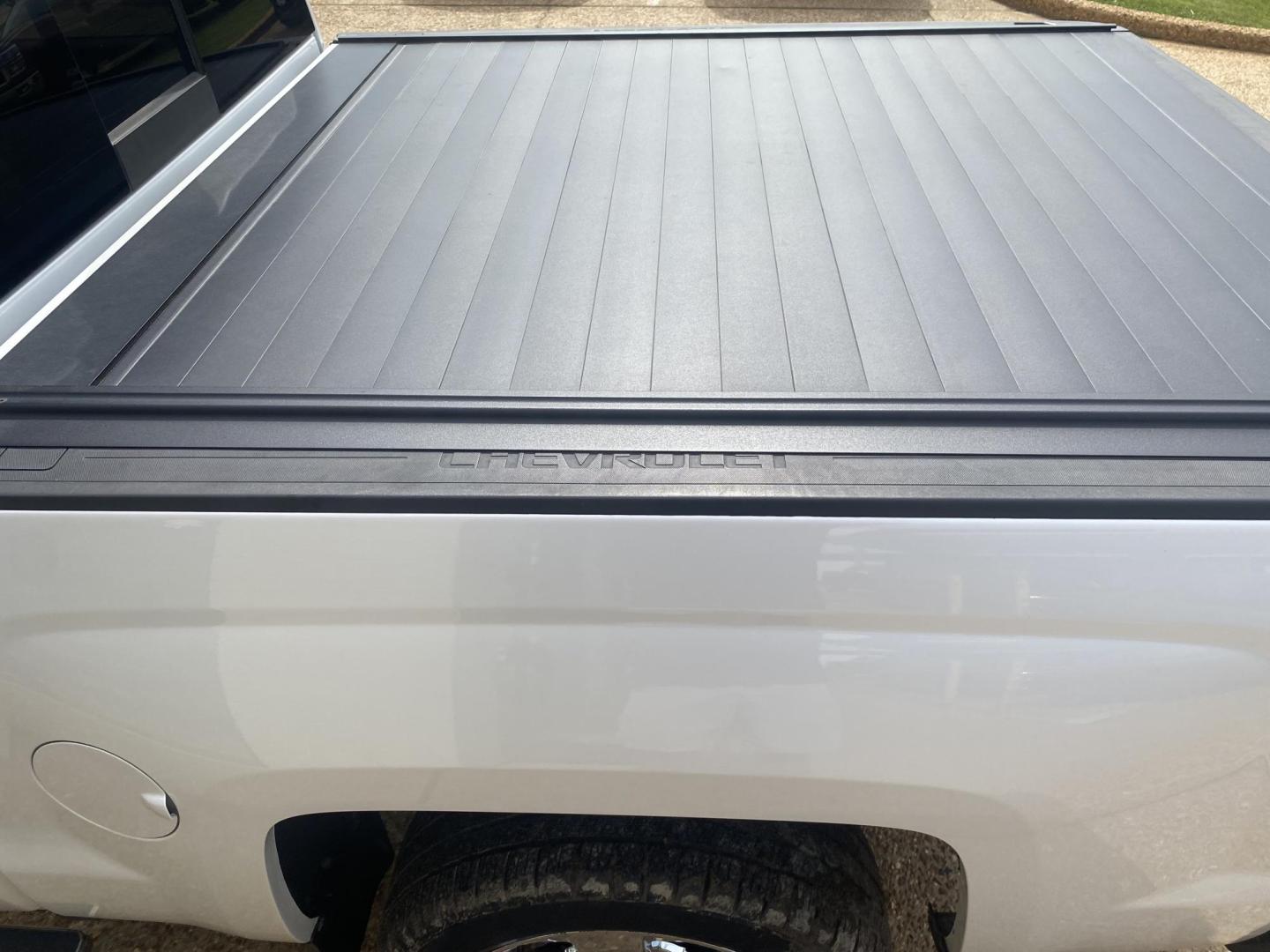 2018 WHITE CHEVROLET SILVERADO LTZ (3GCPCSEC5JG) , located at 922 W. Beacon St., Philadelphia, MS, 39350, (601) 650-3675, 32.770447, -89.127151 - Photo#19