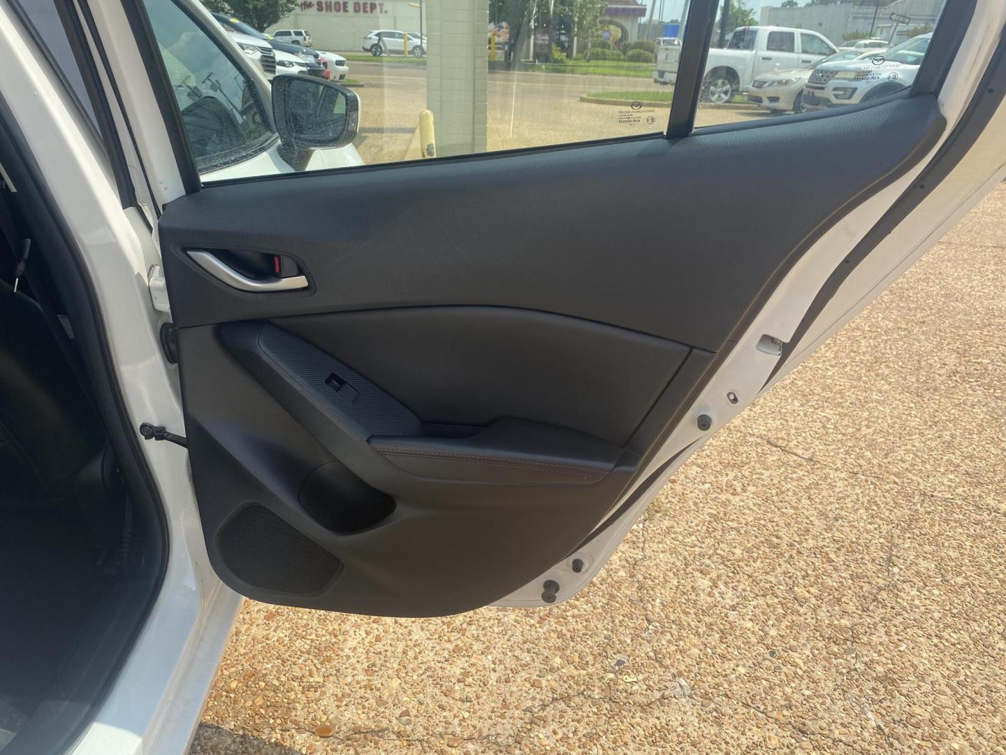 2016 WHITE MAZDA MAZDA3 S GRAND TOURI (3MZBM1X76GM) , located at 922 W. Beacon St., Philadelphia, MS, 39350, (601) 650-3675, 32.770447, -89.127151 - Photo#15