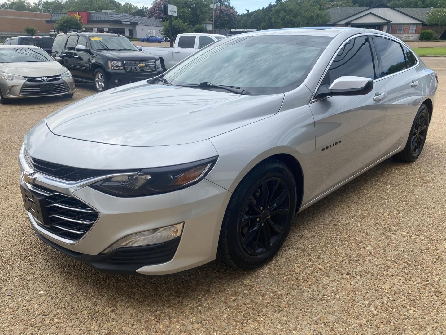 2020 SILVER CHEVROLET MALIBU LT (1LT) (1G1ZD5STXLF) , located at 922 W. Beacon St., Philadelphia, MS, 39350, (601) 650-3675, 32.770447, -89.127151 - Photo#2