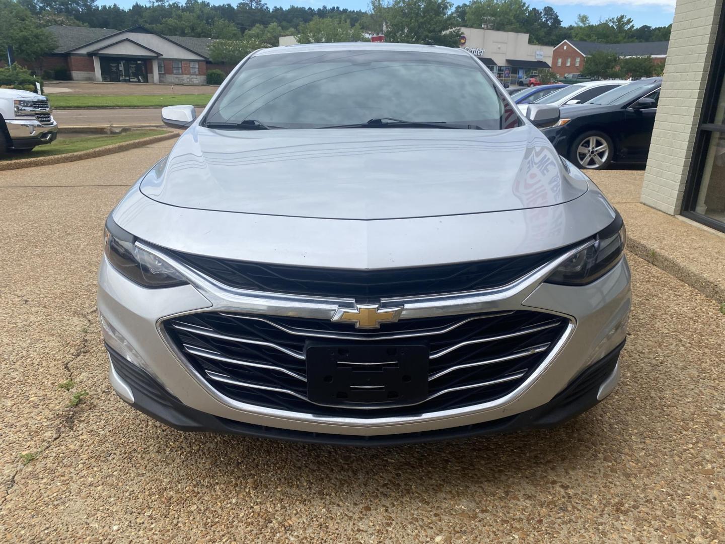2020 SILVER CHEVROLET MALIBU LT (1LT) (1G1ZD5STXLF) , located at 922 W. Beacon St., Philadelphia, MS, 39350, (601) 650-3675, 32.770447, -89.127151 - Photo#1