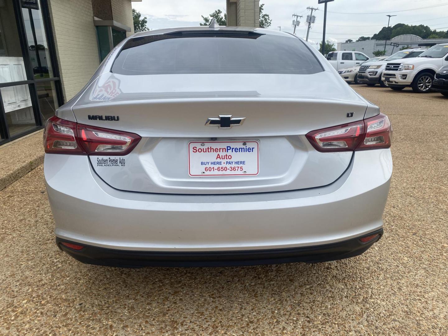 2020 SILVER CHEVROLET MALIBU LT (1LT) (1G1ZD5STXLF) , located at 922 W. Beacon St., Philadelphia, MS, 39350, (601) 650-3675, 32.770447, -89.127151 - Photo#4