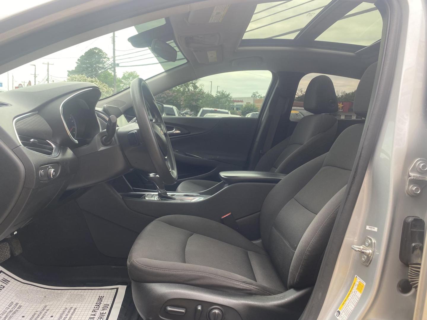 2020 SILVER CHEVROLET MALIBU LT (1LT) (1G1ZD5STXLF) , located at 922 W. Beacon St., Philadelphia, MS, 39350, (601) 650-3675, 32.770447, -89.127151 - Photo#9