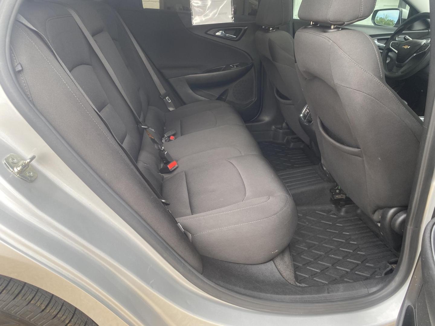 2020 SILVER CHEVROLET MALIBU LT (1LT) (1G1ZD5STXLF) , located at 922 W. Beacon St., Philadelphia, MS, 39350, (601) 650-3675, 32.770447, -89.127151 - Photo#13