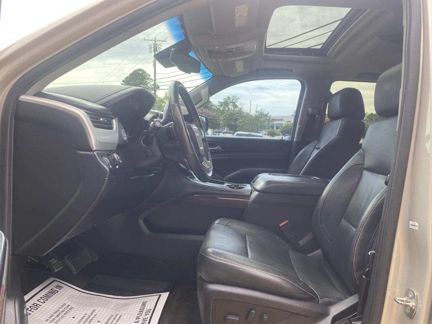 2015 TAN GMC YUKON XL SLT (1GKS1HKC8FR) , located at 922 W. Beacon St., Philadelphia, MS, 39350, (601) 650-3675, 32.770447, -89.127151 - Photo#9
