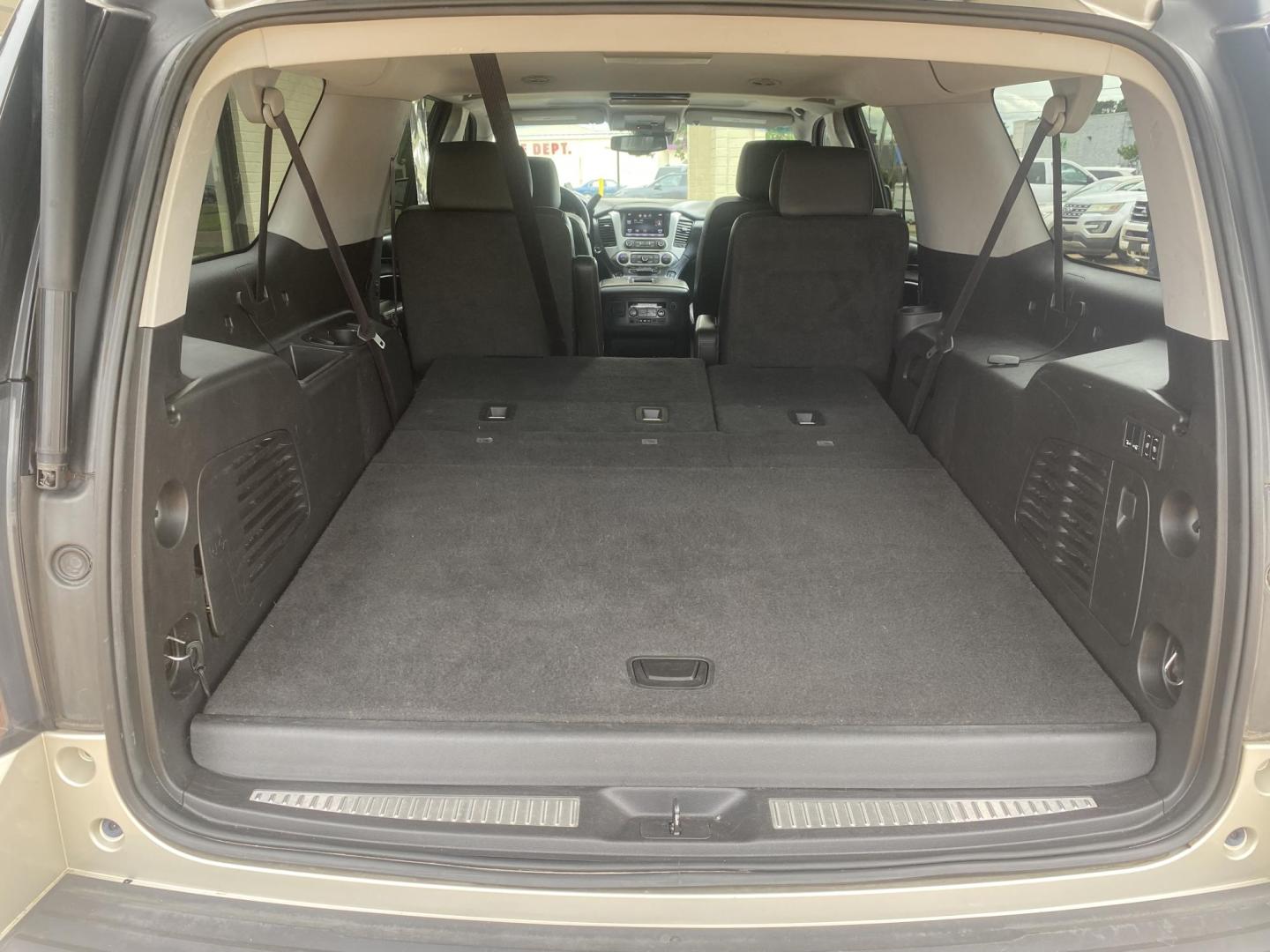 2015 TAN GMC YUKON XL SLT (1GKS1HKC8FR) , located at 922 W. Beacon St., Philadelphia, MS, 39350, (601) 650-3675, 32.770447, -89.127151 - Photo#20
