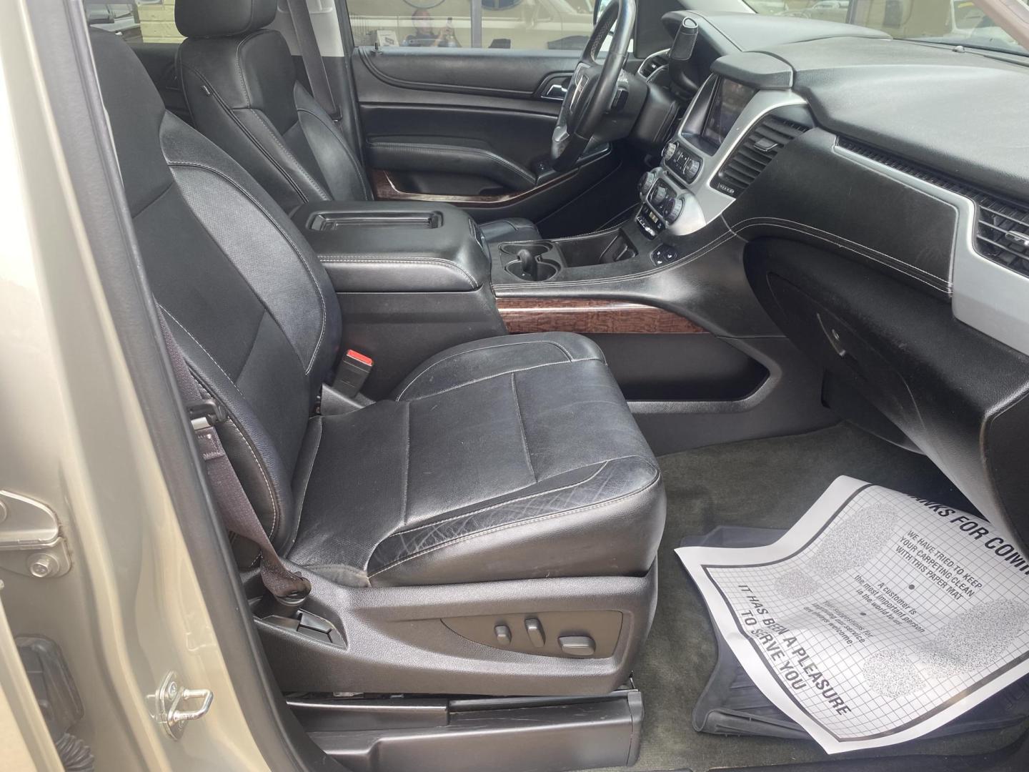 2015 TAN GMC YUKON XL SLT (1GKS1HKC8FR) , located at 922 W. Beacon St., Philadelphia, MS, 39350, (601) 650-3675, 32.770447, -89.127151 - Photo#10
