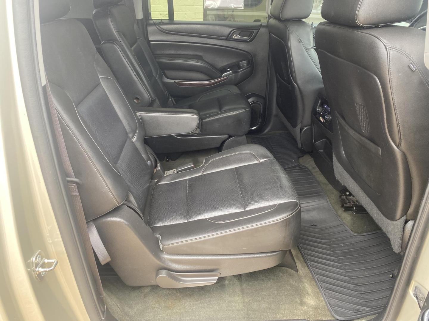2015 TAN GMC YUKON XL SLT (1GKS1HKC8FR) , located at 922 W. Beacon St., Philadelphia, MS, 39350, (601) 650-3675, 32.770447, -89.127151 - Photo#14