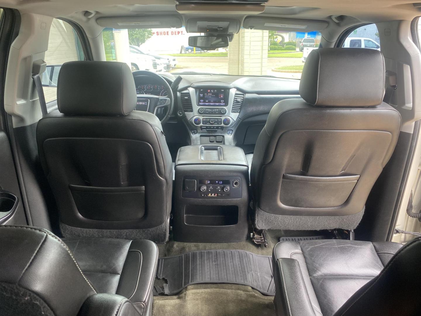 2015 TAN GMC YUKON XL SLT (1GKS1HKC8FR) , located at 922 W. Beacon St., Philadelphia, MS, 39350, (601) 650-3675, 32.770447, -89.127151 - Photo#17