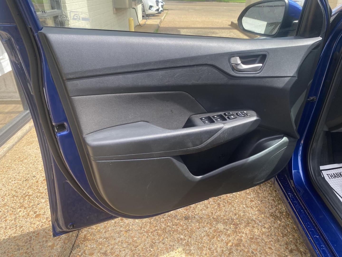 2020 BLUE HYUNDAI ACCENT SE; SEL (3KPC24A62LE) , located at 922 W. Beacon St., Philadelphia, MS, 39350, (601) 650-3675, 32.770447, -89.127151 - Photo#8