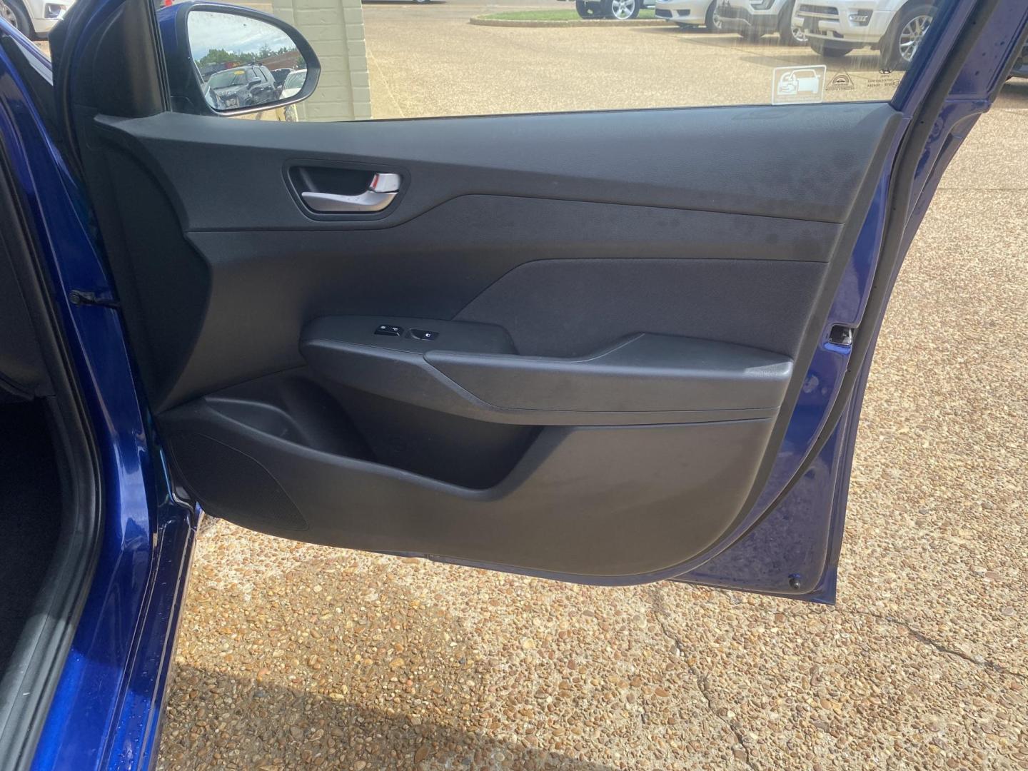 2020 BLUE HYUNDAI ACCENT SE; SEL (3KPC24A62LE) , located at 922 W. Beacon St., Philadelphia, MS, 39350, (601) 650-3675, 32.770447, -89.127151 - Photo#11