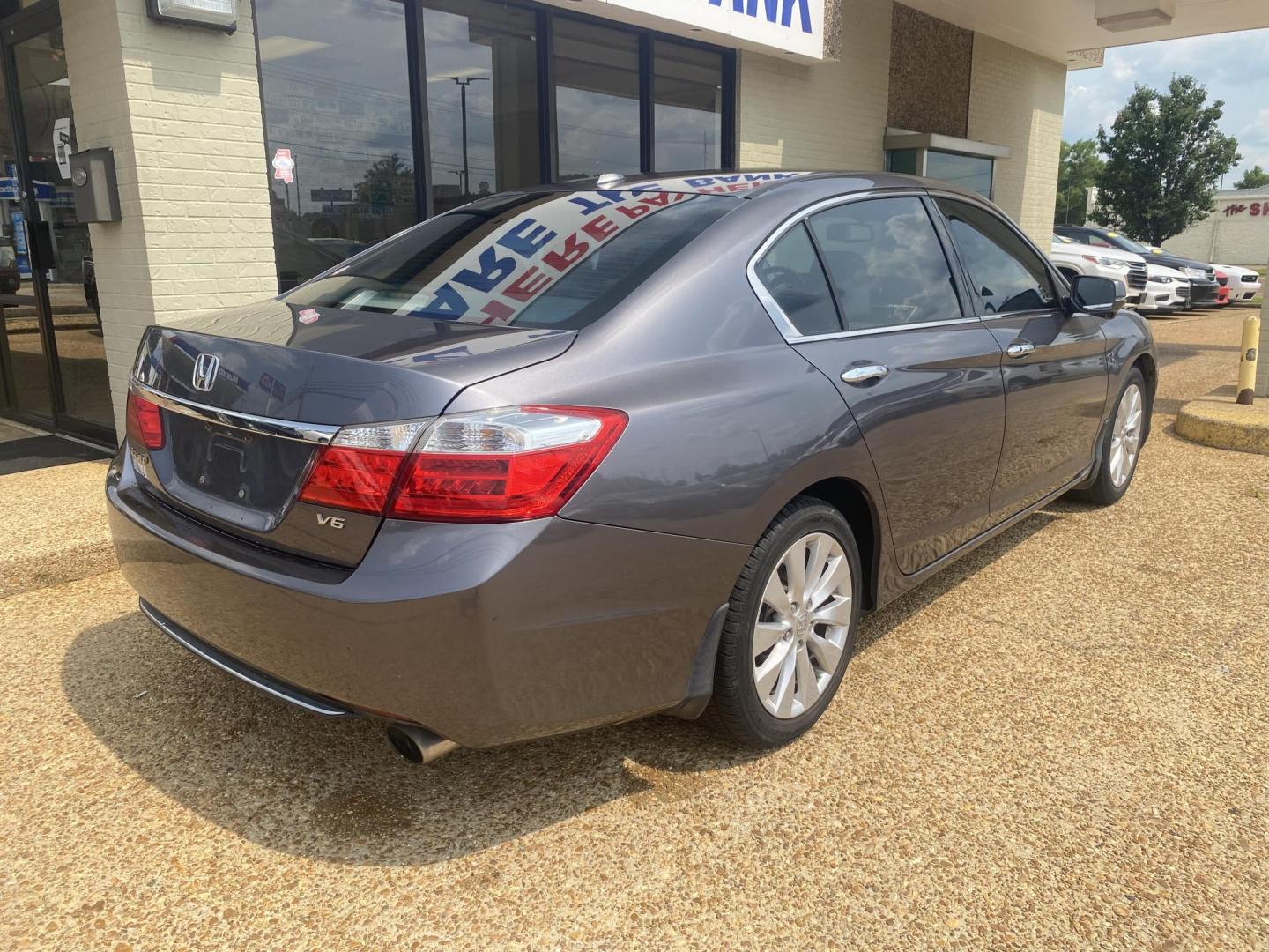 2013 GRAY HONDA ACCORD EX-L (1HGCR3F85DA) , located at 922 W. Beacon St., Philadelphia, MS, 39350, (601) 650-3675, 32.770447, -89.127151 - Photo#5