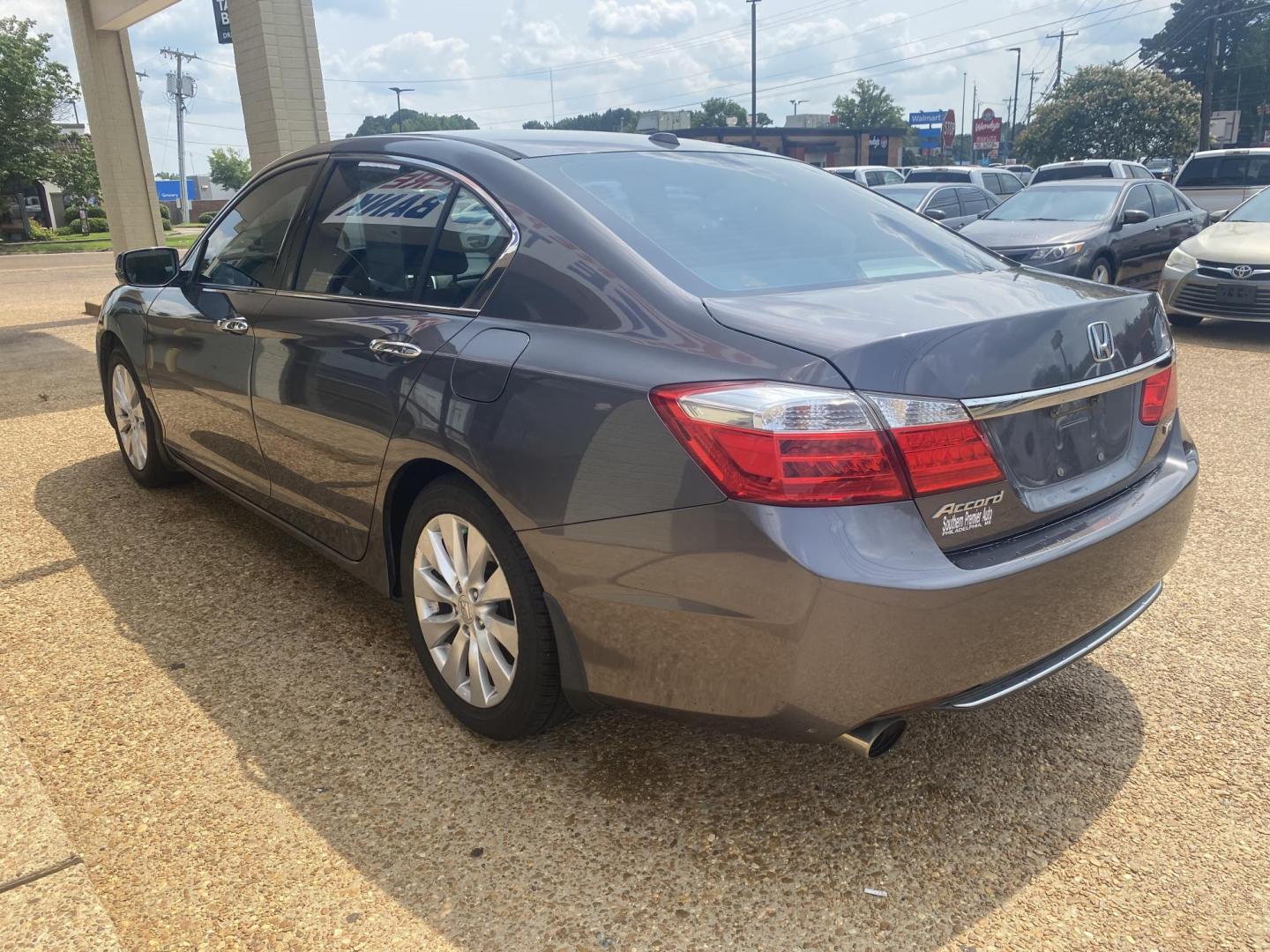 2013 GRAY HONDA ACCORD EX-L (1HGCR3F85DA) , located at 922 W. Beacon St., Philadelphia, MS, 39350, (601) 650-3675, 32.770447, -89.127151 - Photo#3