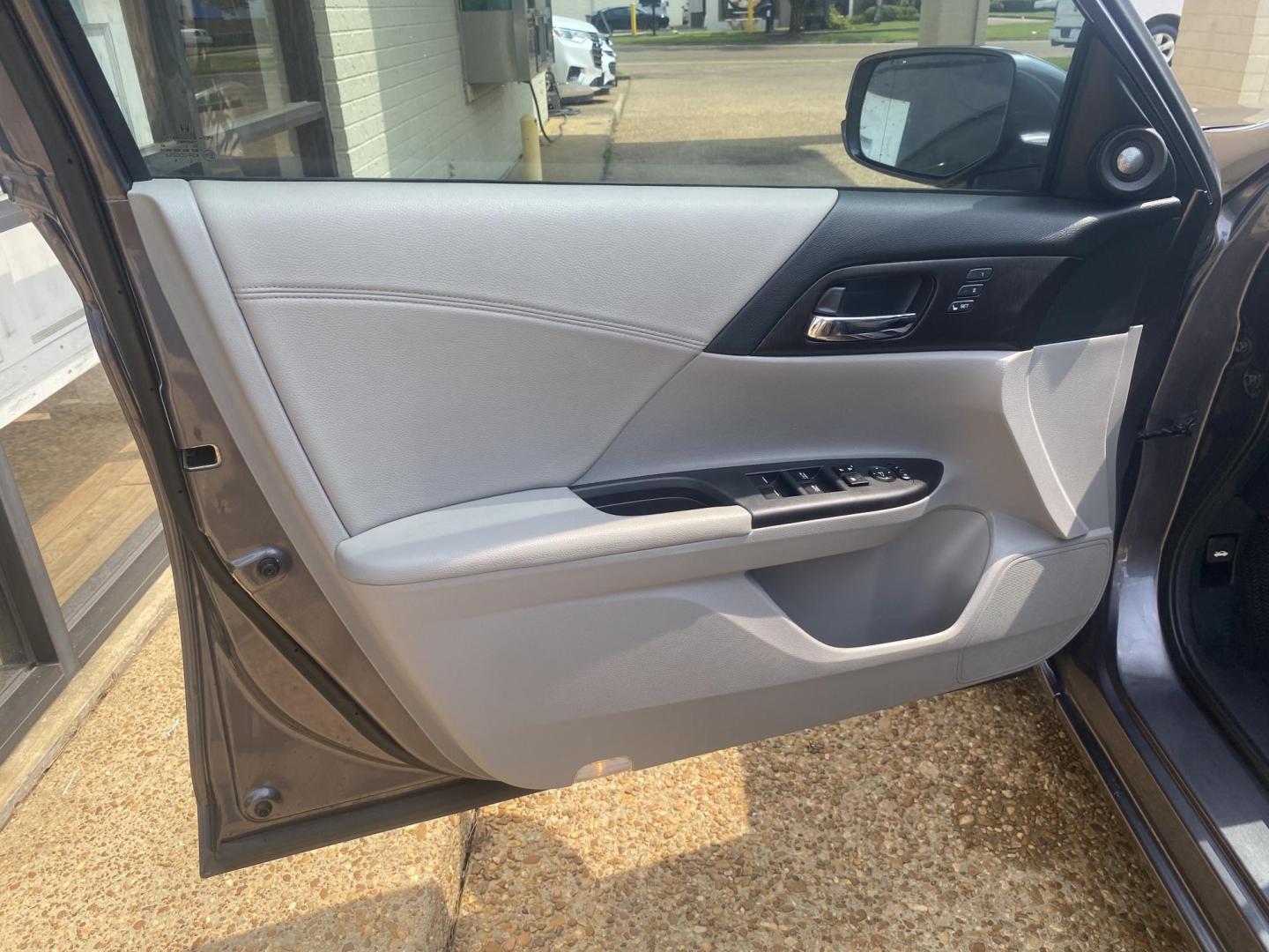 2013 GRAY HONDA ACCORD EX-L (1HGCR3F85DA) , located at 922 W. Beacon St., Philadelphia, MS, 39350, (601) 650-3675, 32.770447, -89.127151 - Photo#8