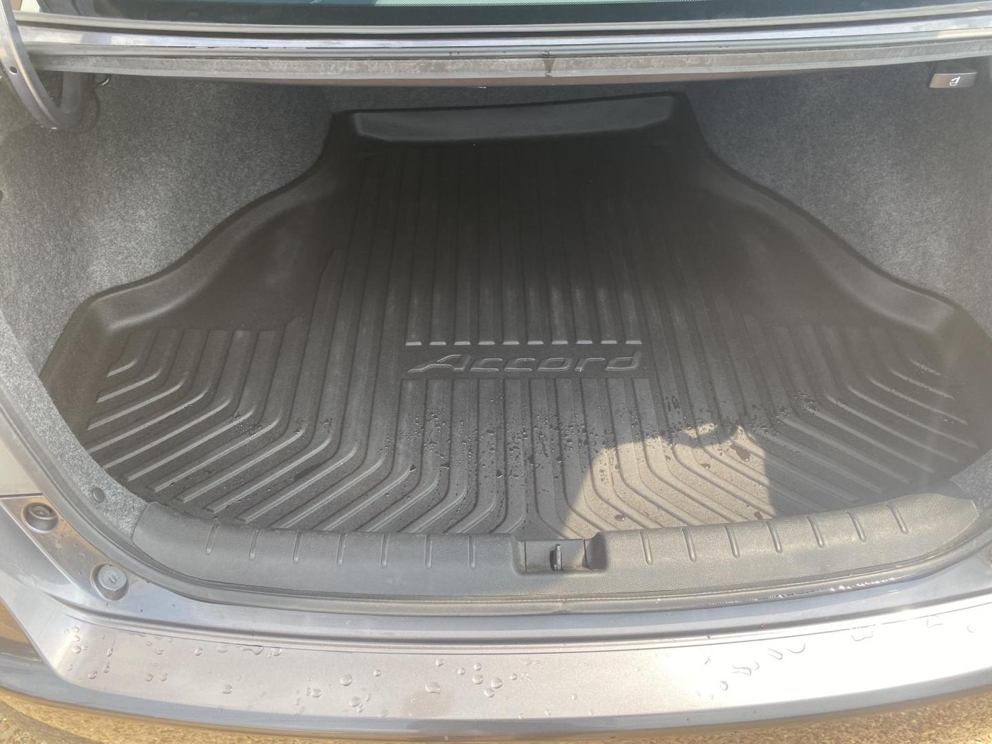 2013 GRAY HONDA ACCORD EX-L (1HGCR3F85DA) , located at 922 W. Beacon St., Philadelphia, MS, 39350, (601) 650-3675, 32.770447, -89.127151 - Photo#19