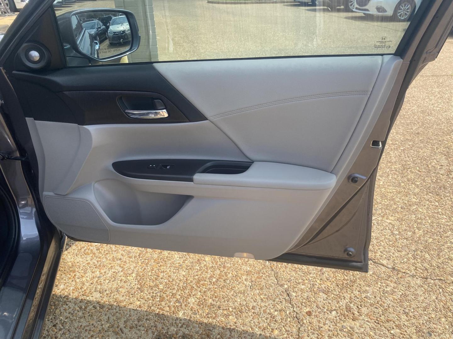 2013 GRAY HONDA ACCORD EX-L (1HGCR3F85DA) , located at 922 W. Beacon St., Philadelphia, MS, 39350, (601) 650-3675, 32.770447, -89.127151 - Photo#11