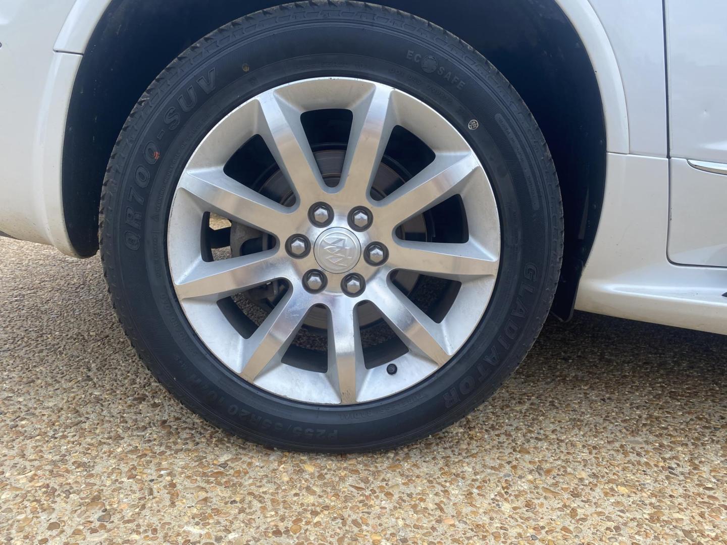 2016 WHITE BUICK ENCLAVE PREMIUM (5GAKVCKDXGJ) , located at 922 W. Beacon St., Philadelphia, MS, 39350, (601) 650-3675, 32.770447, -89.127151 - Photo#7