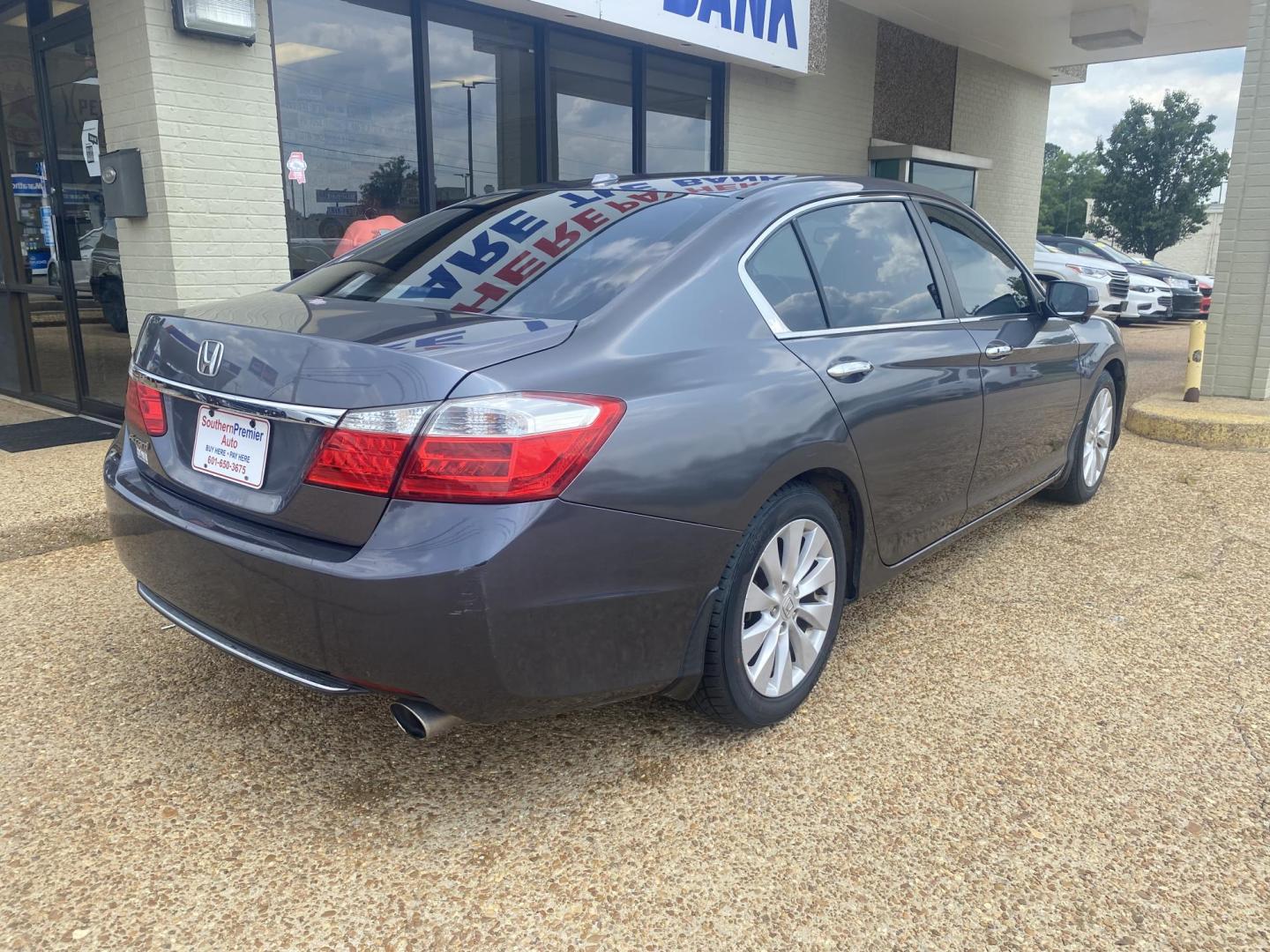 2013 GRAY HONDA ACCORD EX-L (1HGCR2F82DA) , located at 922 W. Beacon St., Philadelphia, MS, 39350, (601) 650-3675, 32.770447, -89.127151 - Photo#5