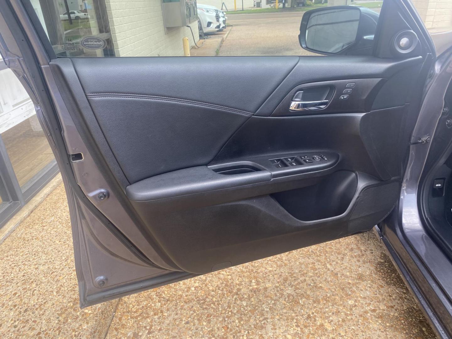 2013 GRAY HONDA ACCORD EX-L (1HGCR2F82DA) , located at 922 W. Beacon St., Philadelphia, MS, 39350, (601) 650-3675, 32.770447, -89.127151 - Photo#8