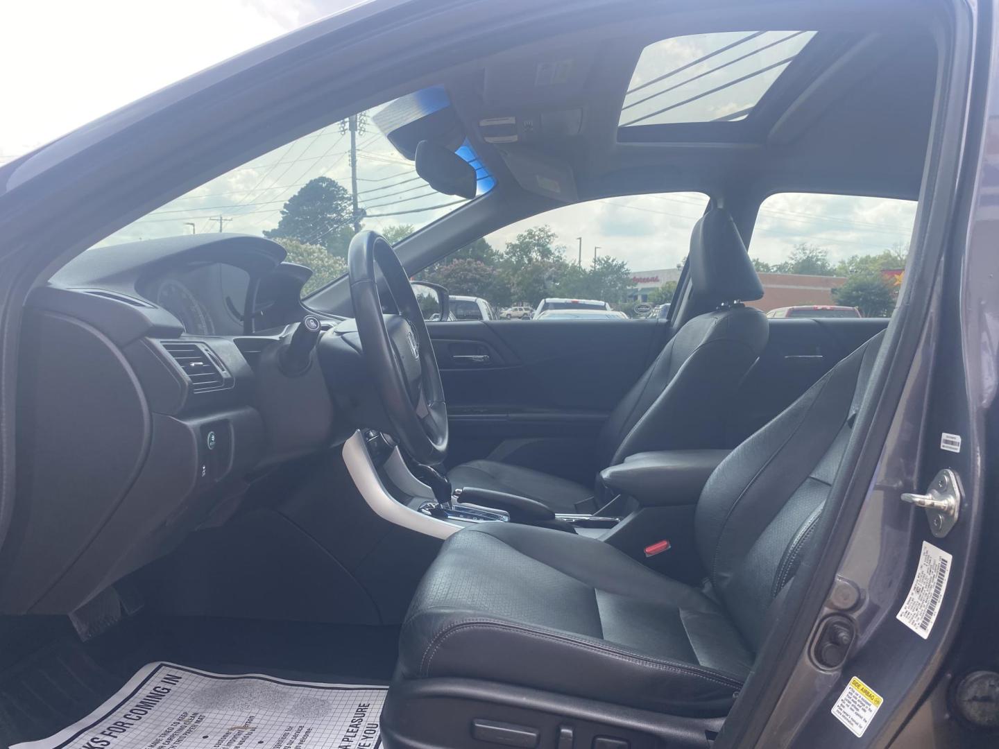 2013 GRAY HONDA ACCORD EX-L (1HGCR2F82DA) , located at 922 W. Beacon St., Philadelphia, MS, 39350, (601) 650-3675, 32.770447, -89.127151 - Photo#9