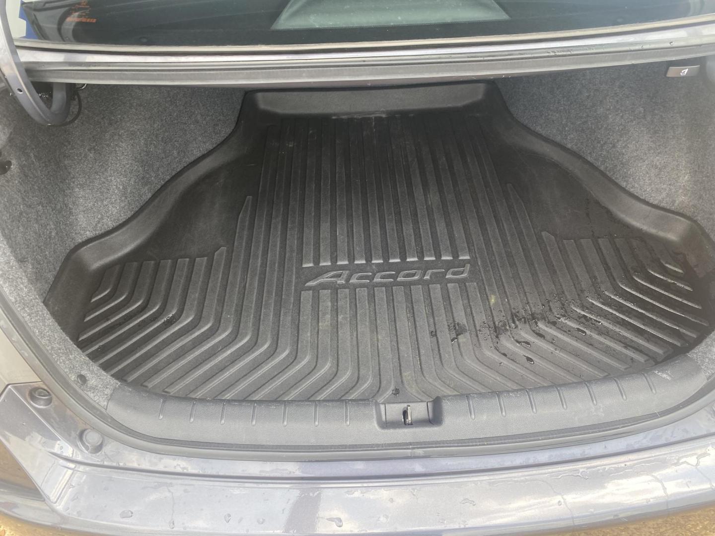 2013 GRAY HONDA ACCORD EX-L (1HGCR2F82DA) , located at 922 W. Beacon St., Philadelphia, MS, 39350, (601) 650-3675, 32.770447, -89.127151 - Photo#19