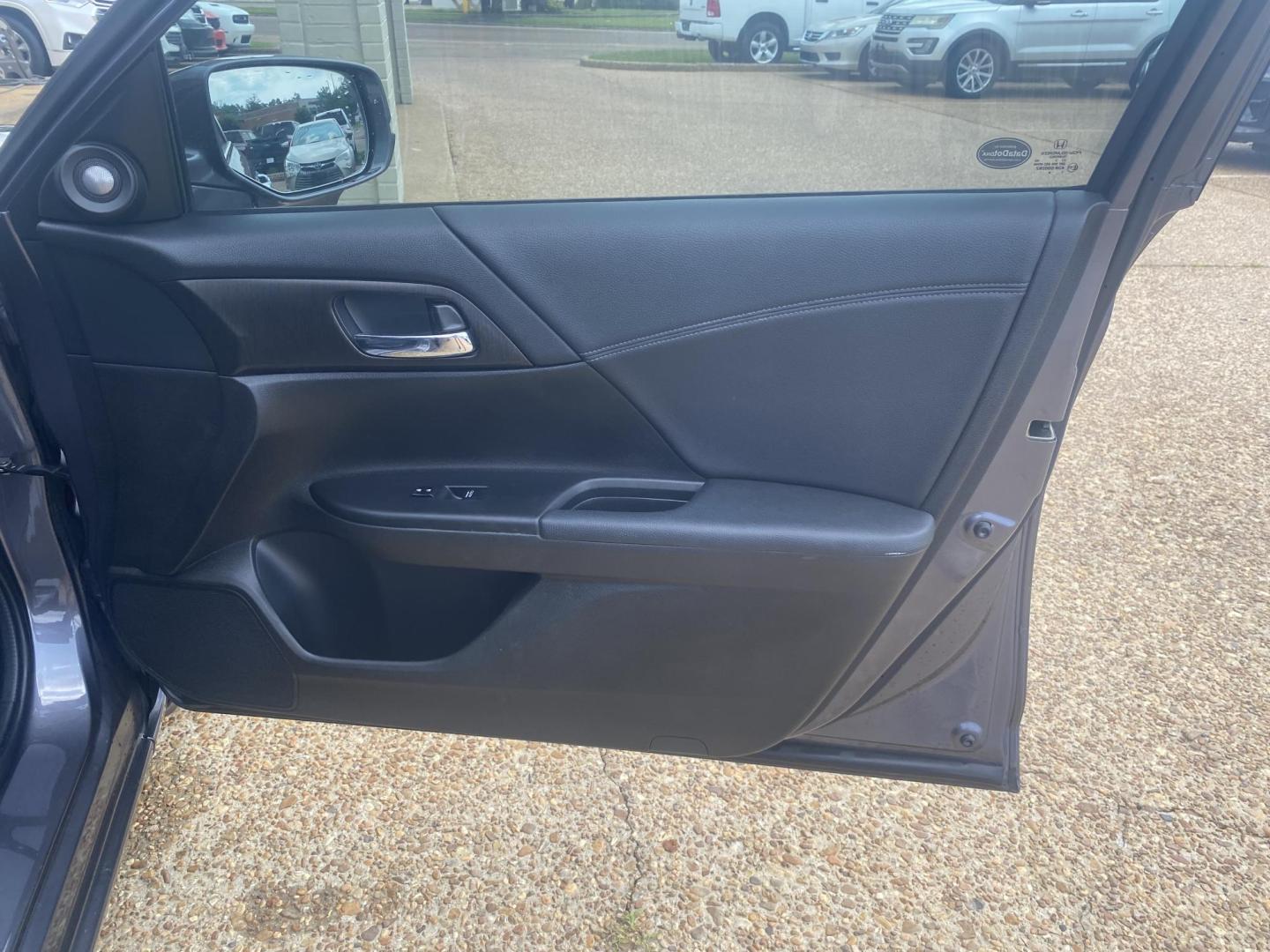 2013 GRAY HONDA ACCORD EX-L (1HGCR2F82DA) , located at 922 W. Beacon St., Philadelphia, MS, 39350, (601) 650-3675, 32.770447, -89.127151 - Photo#11