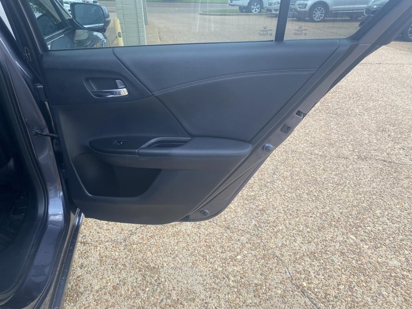 2013 GRAY HONDA ACCORD EX-L (1HGCR2F82DA) , located at 922 W. Beacon St., Philadelphia, MS, 39350, (601) 650-3675, 32.770447, -89.127151 - Photo#15