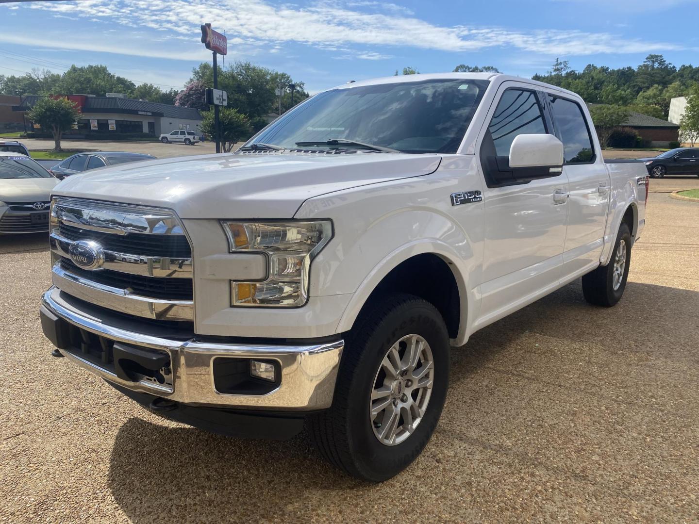 2016 WHITE FORD F-150 LARIAT (1FTEW1EP6GK) , located at 922 W. Beacon St., Philadelphia, MS, 39350, (601) 650-3675, 32.770447, -89.127151 - Photo#2