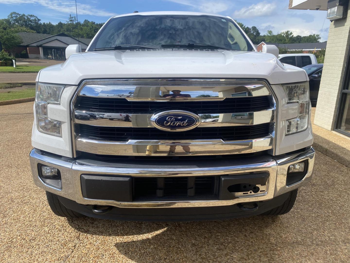 2016 WHITE FORD F-150 LARIAT (1FTEW1EP6GK) , located at 922 W. Beacon St., Philadelphia, MS, 39350, (601) 650-3675, 32.770447, -89.127151 - Photo#1