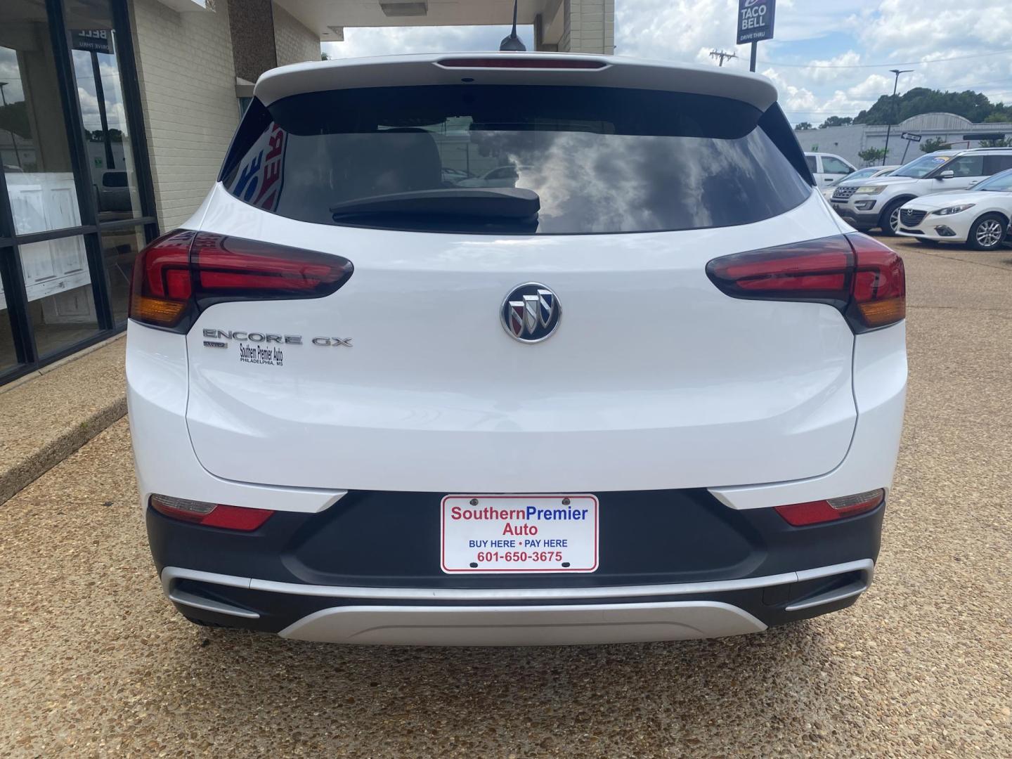 2020 WHITE BUICK ENCORE GX PREFERRED (KL4MMCSLXLB) , located at 922 W. Beacon St., Philadelphia, MS, 39350, (601) 650-3675, 32.770447, -89.127151 - Photo#4