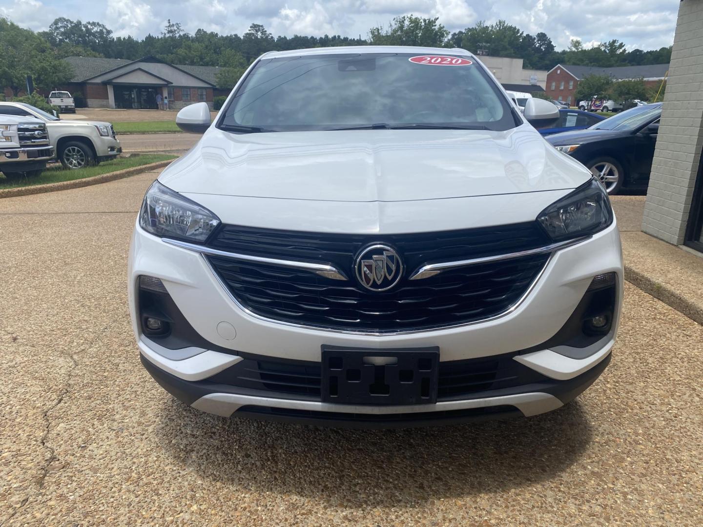 2020 WHITE BUICK ENCORE GX PREFERRED (KL4MMCSLXLB) , located at 922 W. Beacon St., Philadelphia, MS, 39350, (601) 650-3675, 32.770447, -89.127151 - Photo#1