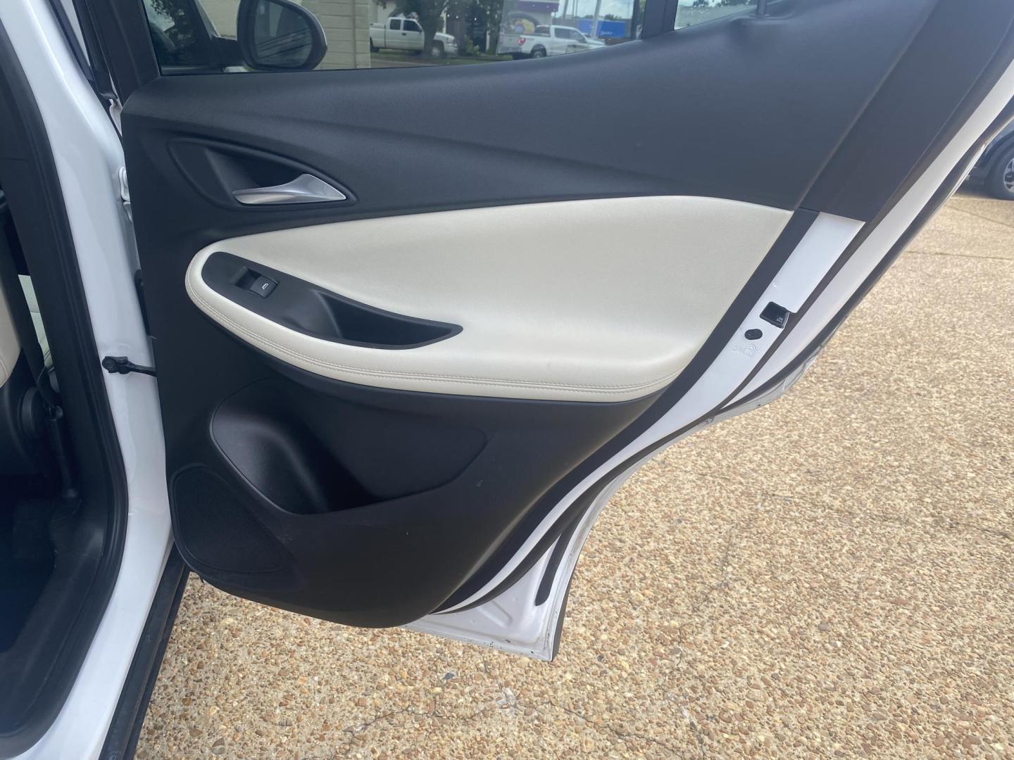 2020 WHITE BUICK ENCORE GX PREFERRED (KL4MMCSLXLB) , located at 922 W. Beacon St., Philadelphia, MS, 39350, (601) 650-3675, 32.770447, -89.127151 - Photo#15