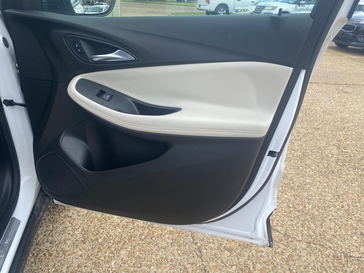 2020 WHITE BUICK ENCORE GX PREFERRED (KL4MMCSLXLB) , located at 922 W. Beacon St., Philadelphia, MS, 39350, (601) 650-3675, 32.770447, -89.127151 - Photo#11