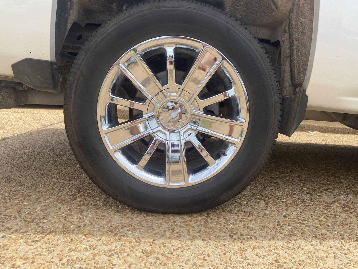 2016 WHITE CHEVROLET SILVERADO HIGH COUNT (3GCUKTECXGG) , located at 922 W. Beacon St., Philadelphia, MS, 39350, (601) 650-3675, 32.770447, -89.127151 - Photo#7