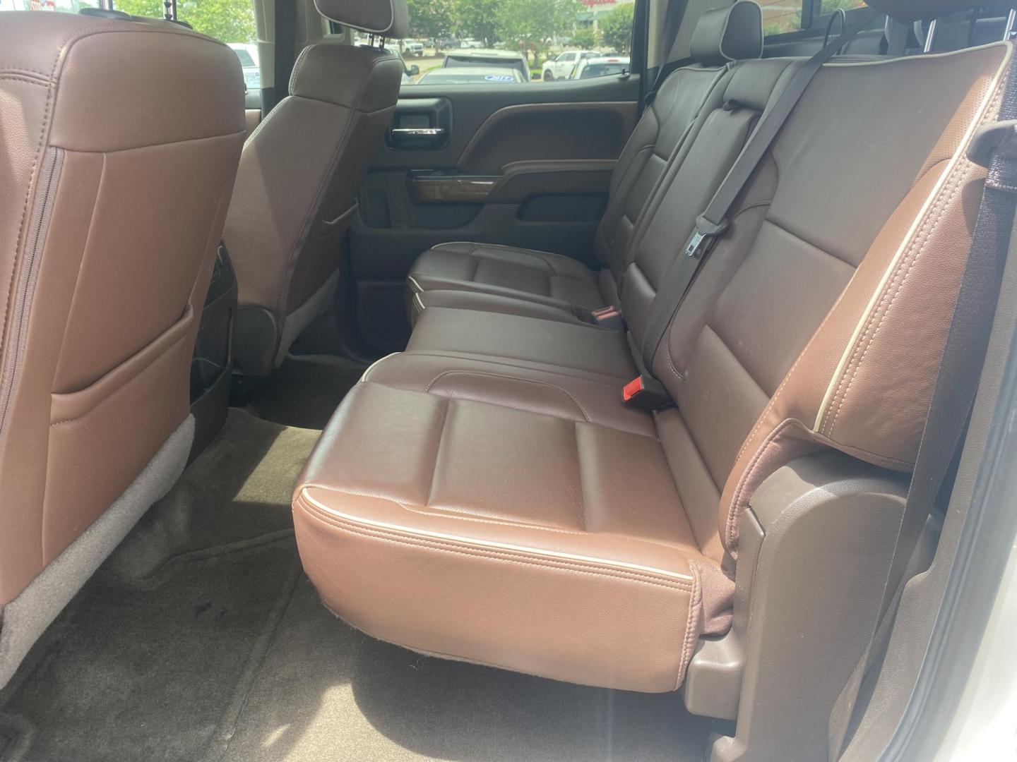 2016 WHITE CHEVROLET SILVERADO HIGH COUNT (3GCUKTECXGG) , located at 922 W. Beacon St., Philadelphia, MS, 39350, (601) 650-3675, 32.770447, -89.127151 - Photo#13