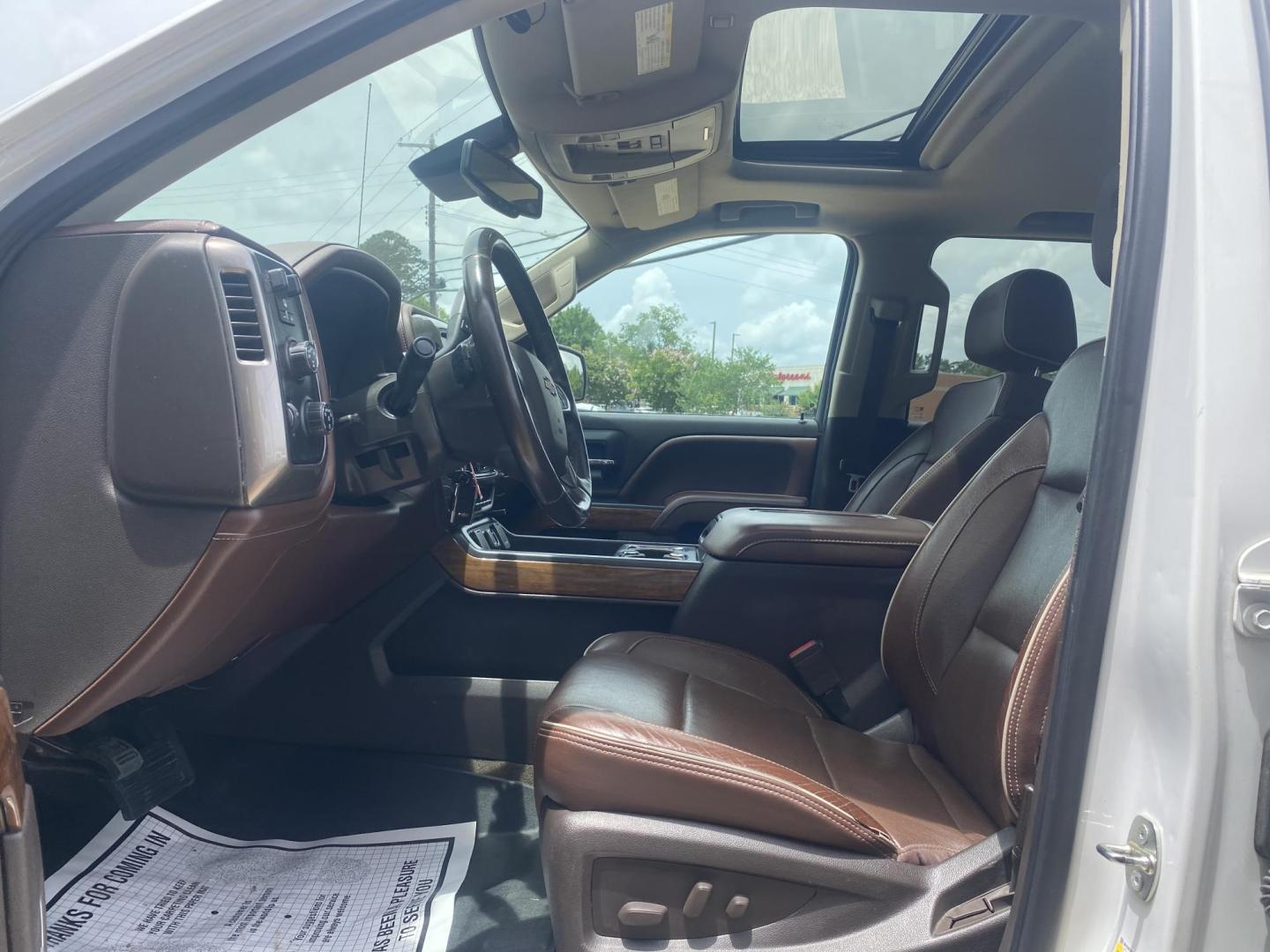 2016 WHITE CHEVROLET SILVERADO HIGH COUNT (3GCUKTECXGG) , located at 922 W. Beacon St., Philadelphia, MS, 39350, (601) 650-3675, 32.770447, -89.127151 - Photo#9