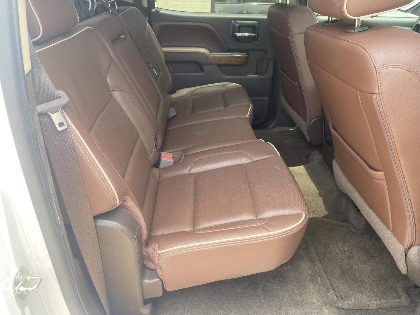 2016 WHITE CHEVROLET SILVERADO HIGH COUNT (3GCUKTECXGG) , located at 922 W. Beacon St., Philadelphia, MS, 39350, (601) 650-3675, 32.770447, -89.127151 - Photo#14