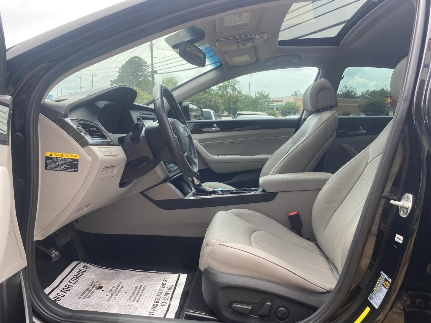 2016 WHITE CHEVROLET SILVERADO HIGH COUNT (3GCUKTECXGG) , located at 922 W. Beacon St., Philadelphia, MS, 39350, (601) 650-3675, 32.770447, -89.127151 - Photo#25