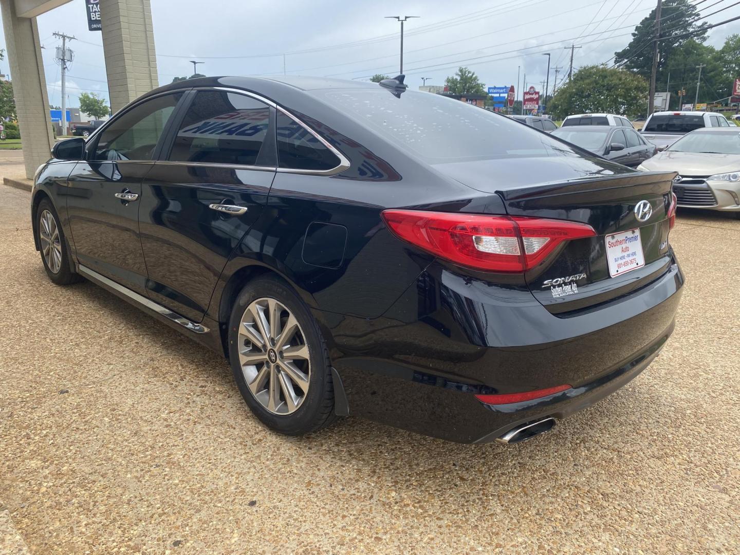 2017 BLACK HYUNDAI SONATA LIMITED; SPOR (5NPE34AF7HH) , located at 922 W. Beacon St., Philadelphia, MS, 39350, (601) 650-3675, 32.770447, -89.127151 - Photo#3