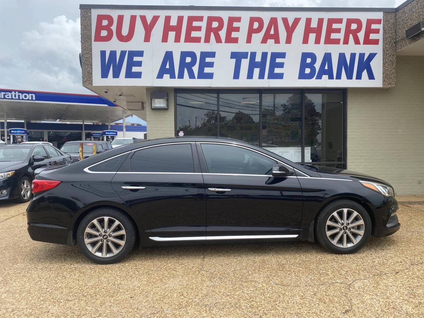 2017 BLACK HYUNDAI SONATA LIMITED; SPOR (5NPE34AF7HH) , located at 922 W. Beacon St., Philadelphia, MS, 39350, (601) 650-3675, 32.770447, -89.127151 - Photo#6