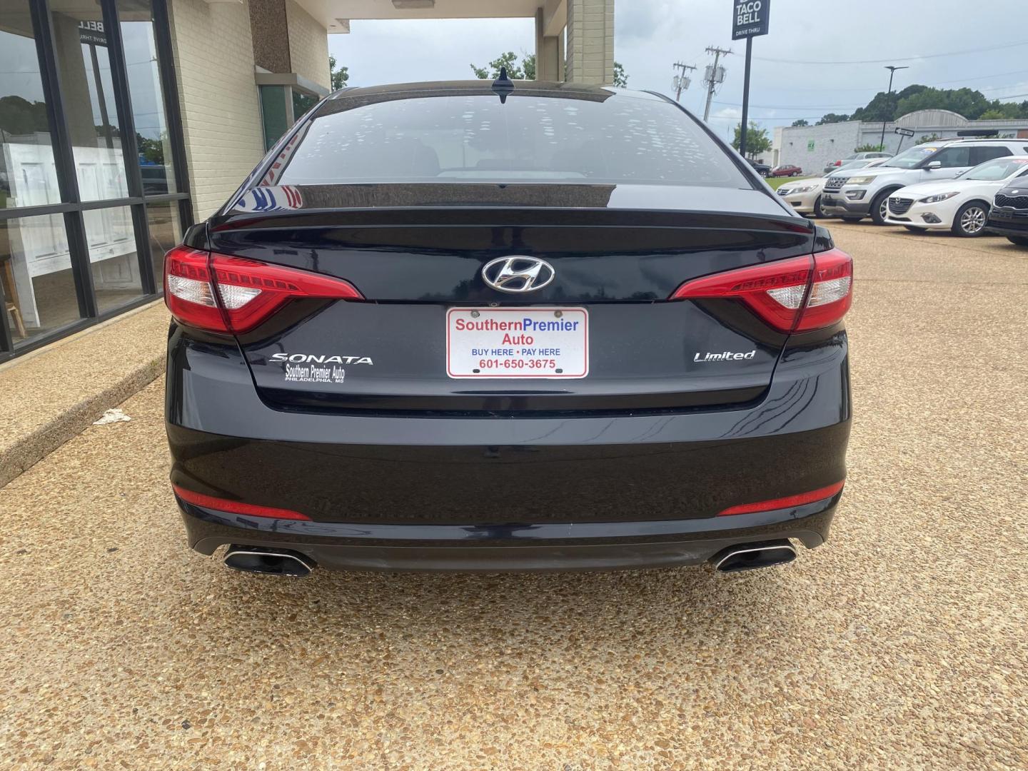 2017 BLACK HYUNDAI SONATA LIMITED; SPOR (5NPE34AF7HH) , located at 922 W. Beacon St., Philadelphia, MS, 39350, (601) 650-3675, 32.770447, -89.127151 - Photo#4