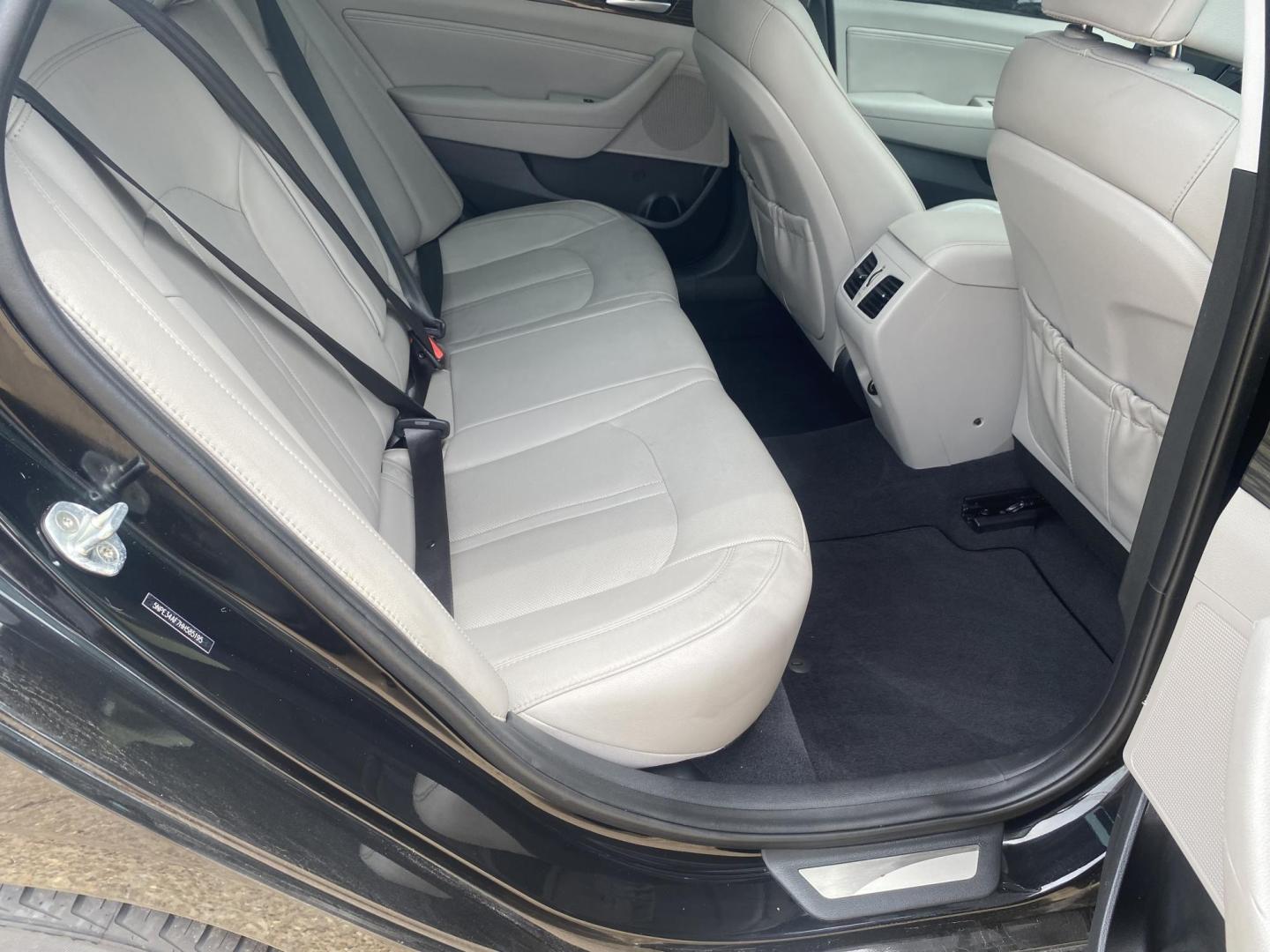2017 BLACK HYUNDAI SONATA LIMITED; SPOR (5NPE34AF7HH) , located at 922 W. Beacon St., Philadelphia, MS, 39350, (601) 650-3675, 32.770447, -89.127151 - Photo#14