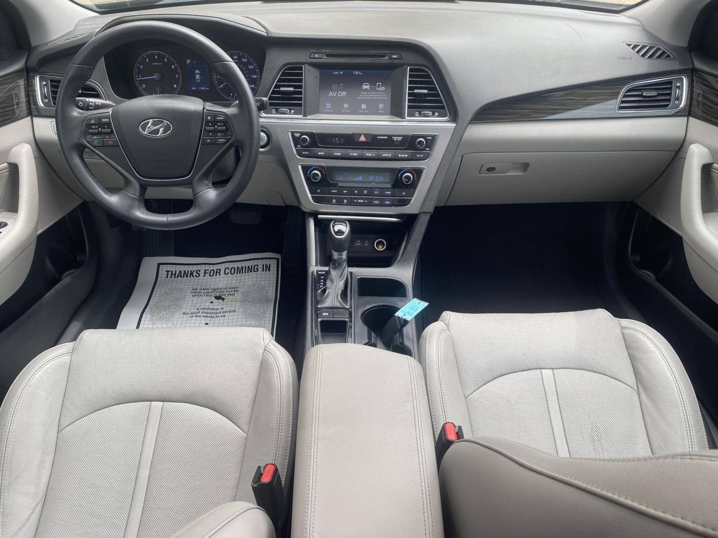 2017 BLACK HYUNDAI SONATA LIMITED; SPOR (5NPE34AF7HH) , located at 922 W. Beacon St., Philadelphia, MS, 39350, (601) 650-3675, 32.770447, -89.127151 - Photo#16