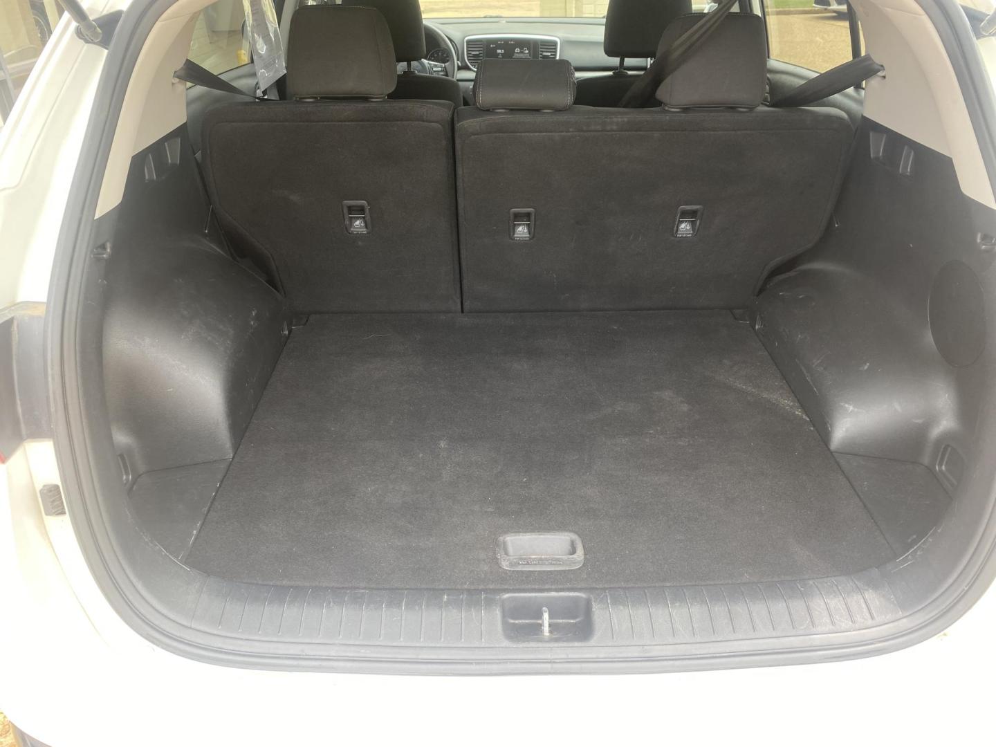 2021 WHITE KIA SPORTAGE LX (KNDPM3AC5M7) , located at 922 W. Beacon St., Philadelphia, MS, 39350, (601) 650-3675, 32.770447, -89.127151 - Photo#19