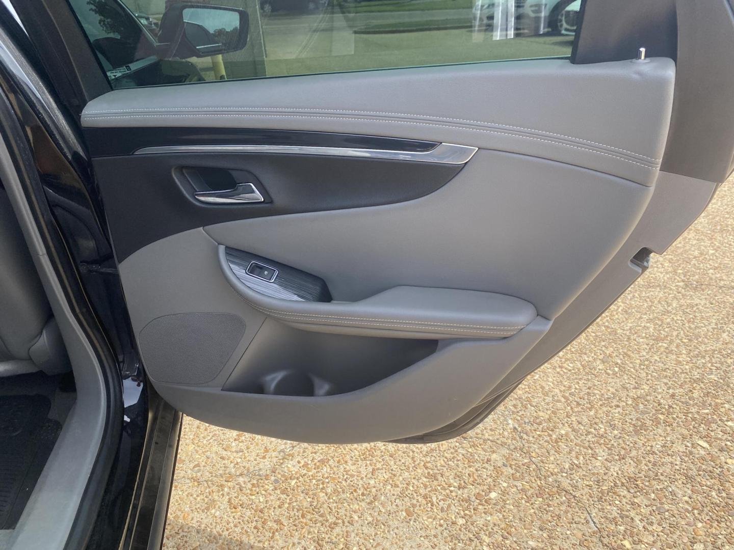 2018 BLACK CHEVROLET IMPALA LT (1LT) (2G1105S32J9) , located at 922 W. Beacon St., Philadelphia, MS, 39350, (601) 650-3675, 32.770447, -89.127151 - Photo#15