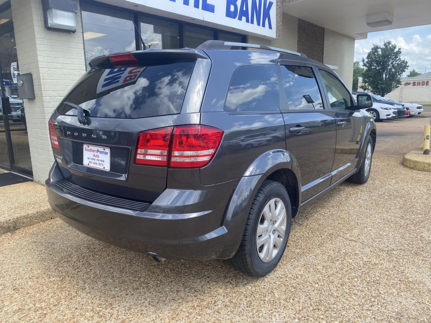 2017 BLACK DODGE JOURNEY SE (3C4PDCAB7HT) , located at 922 W. Beacon St., Philadelphia, MS, 39350, (601) 650-3675, 32.770447, -89.127151 - Photo#5