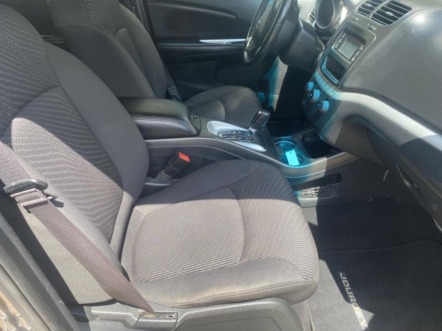 2017 BLACK DODGE JOURNEY SE (3C4PDCAB7HT) , located at 922 W. Beacon St., Philadelphia, MS, 39350, (601) 650-3675, 32.770447, -89.127151 - Photo#10
