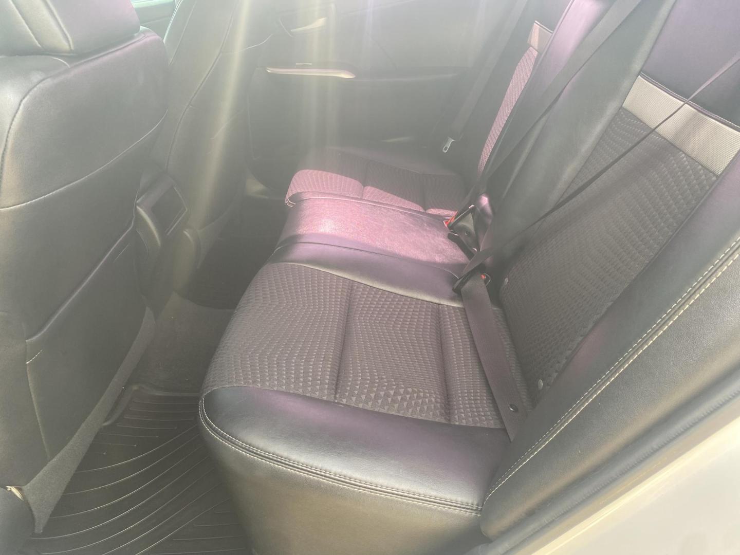 2012 WHITE TOYOTA CAMRY SE (4T1BF1FK5CU) , located at 922 W. Beacon St., Philadelphia, MS, 39350, (601) 650-3675, 32.770447, -89.127151 - Photo#13
