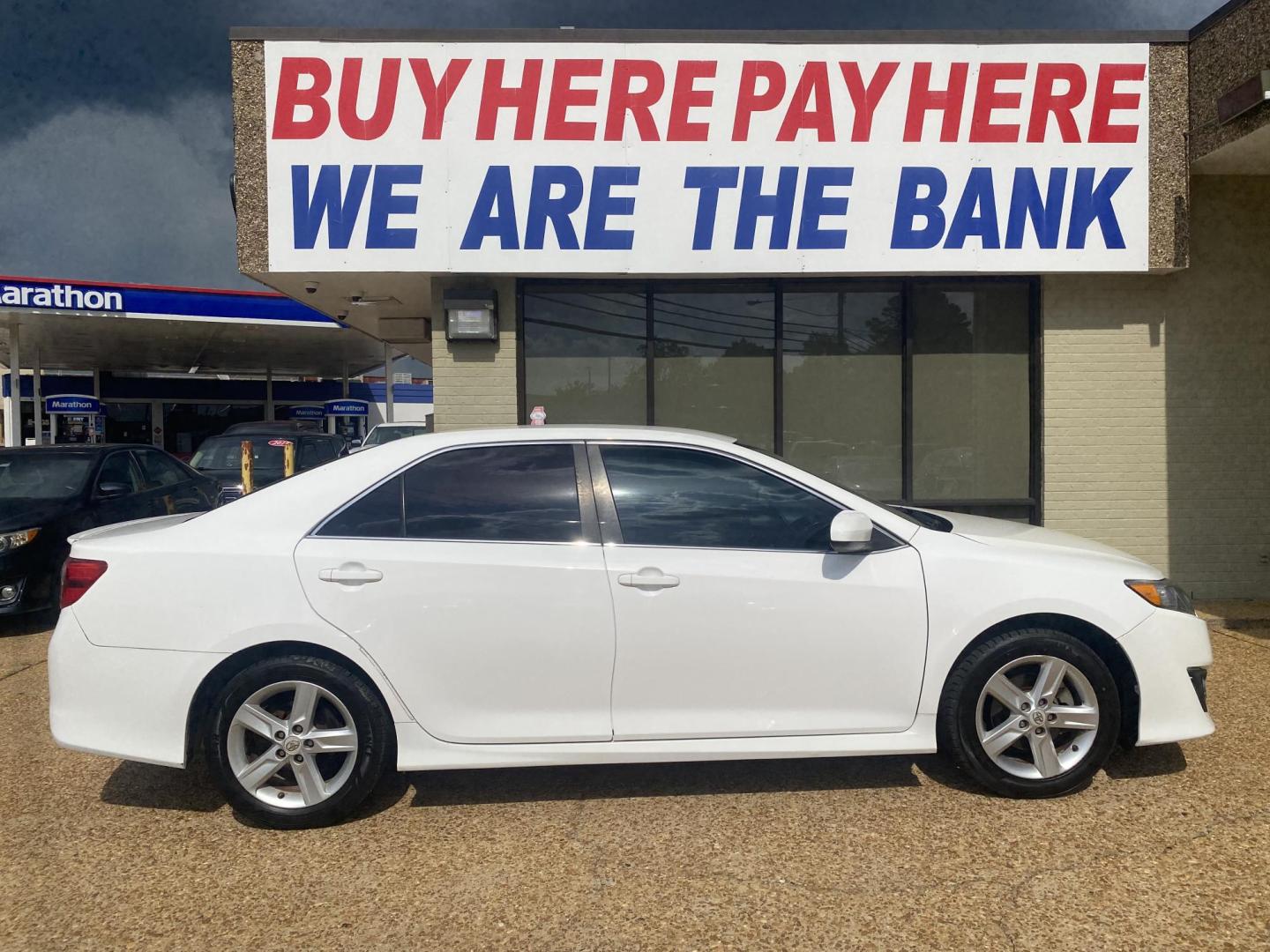 2012 WHITE TOYOTA CAMRY SE (4T1BF1FK5CU) , located at 922 W. Beacon St., Philadelphia, MS, 39350, (601) 650-3675, 32.770447, -89.127151 - Photo#6